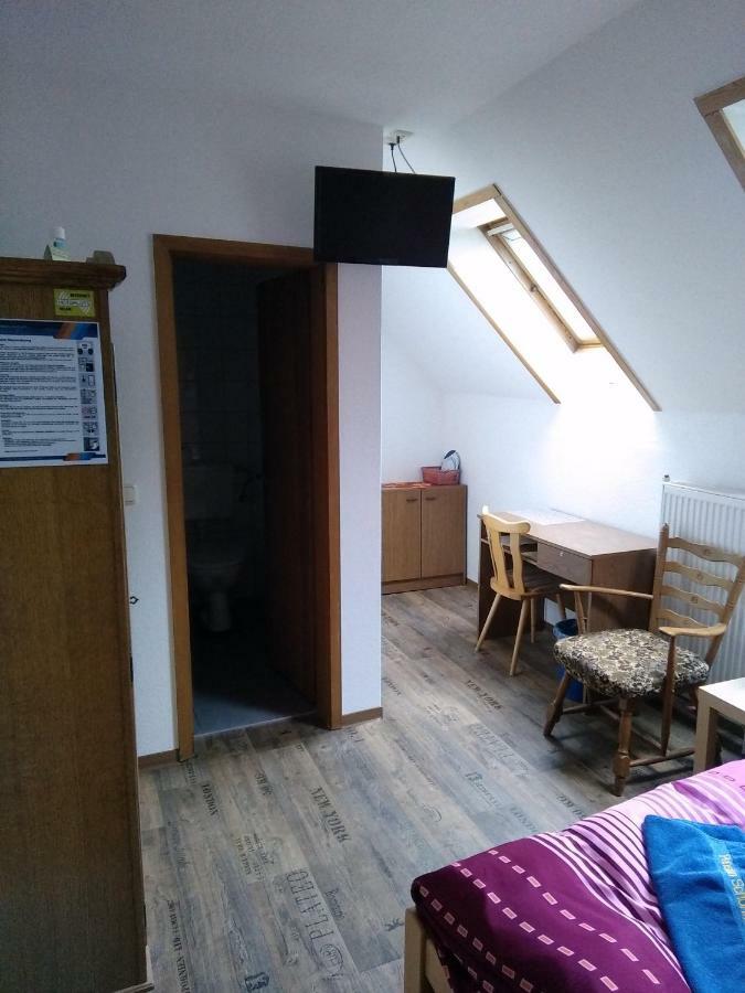 Zimmervermietung Schoenfliesser Stuben Auch Fuer Monteure Eisenhuettenstadt Luaran gambar